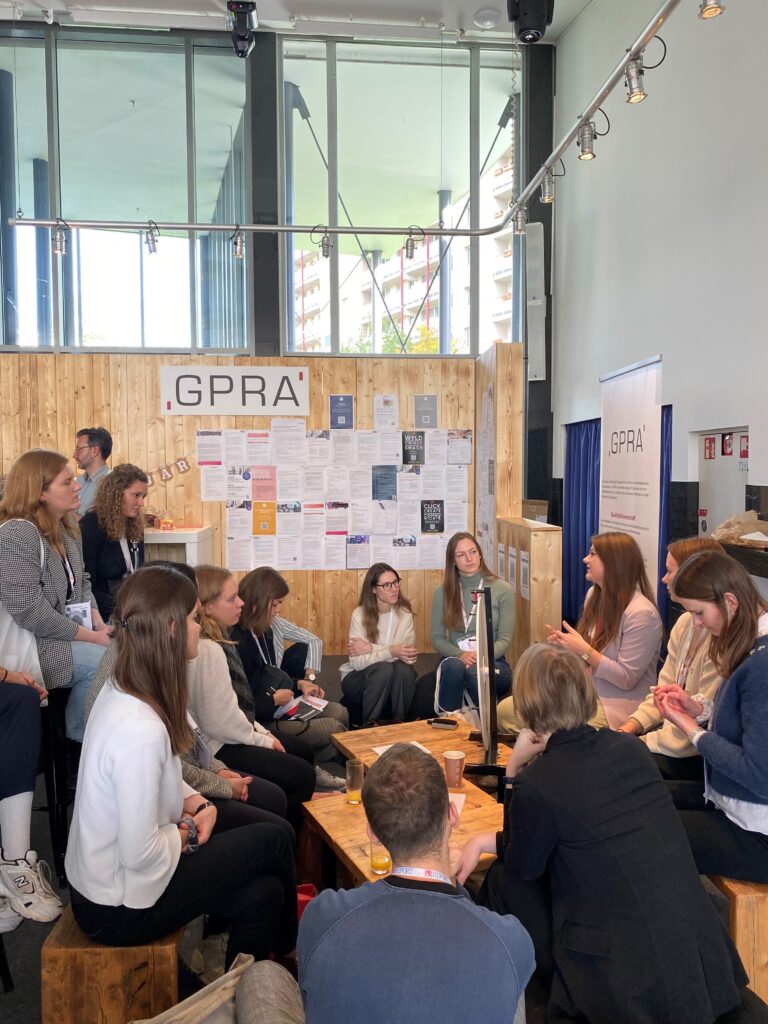 GPRA Lounge auf dem PR Report Camp - Talk mit Ruth zum Thema Nachhaltigkeit